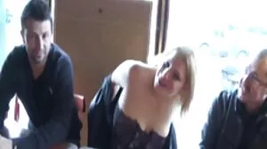 HANDJOB الإباحية سكسي لبلاني مع رهيبة Silvia Saige من MYLF