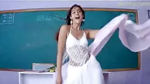 كيرا ك